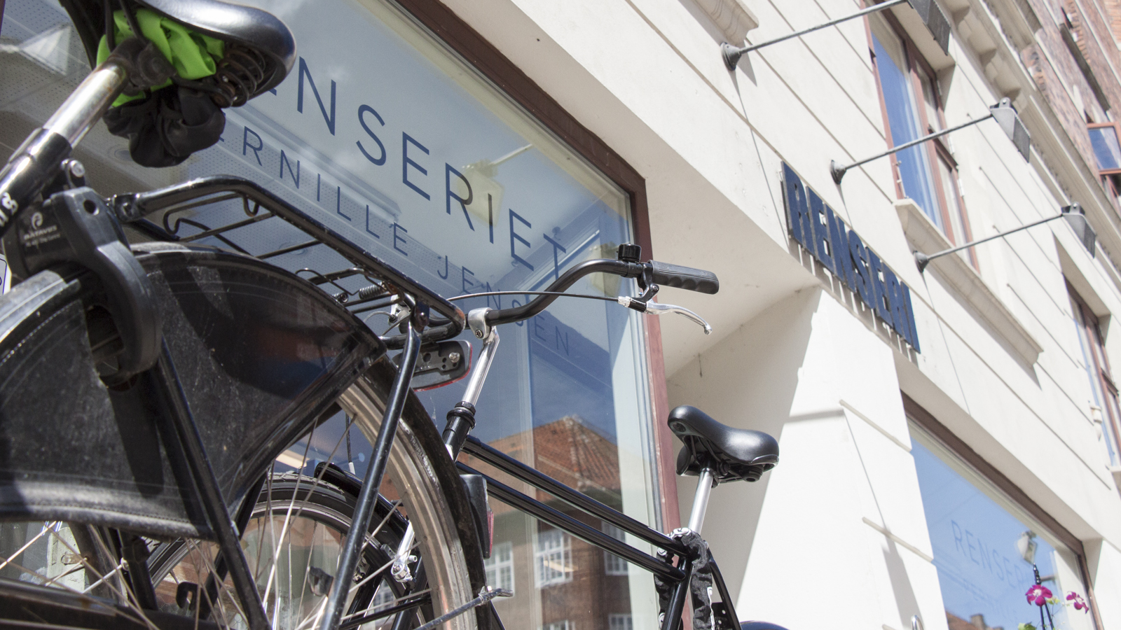 Vi tilbyder dig
altid god service